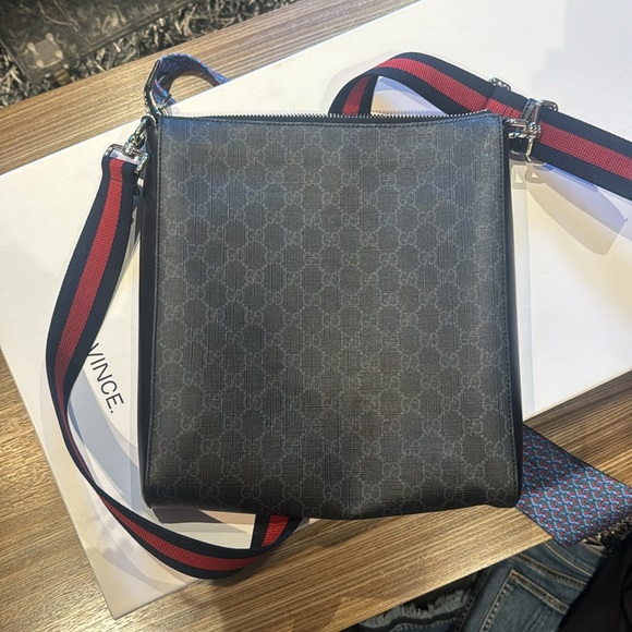 Gucci Handbag - Picture 2 of 10